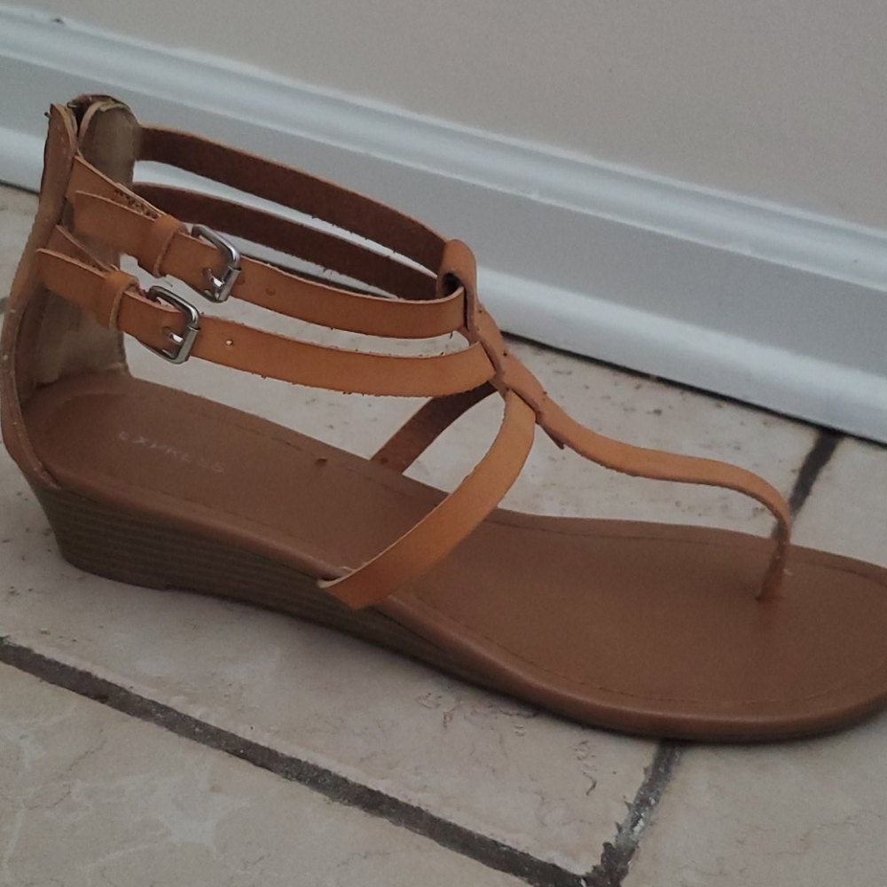 Express sandals
